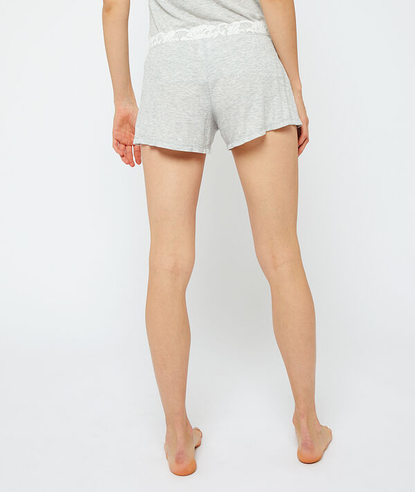 Pantalón corto de viscosa y encaje Pantalón corto de viscosa y encaje;${refinementColor}