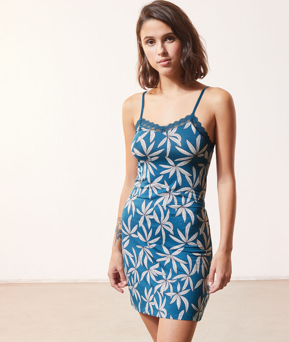 Camisón estampado turquesa.