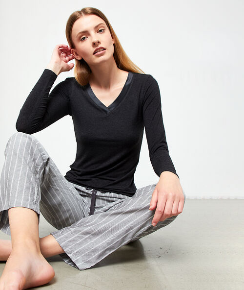 Camiseta escote en v de viscosa, motivos satinados c.gris fonce.