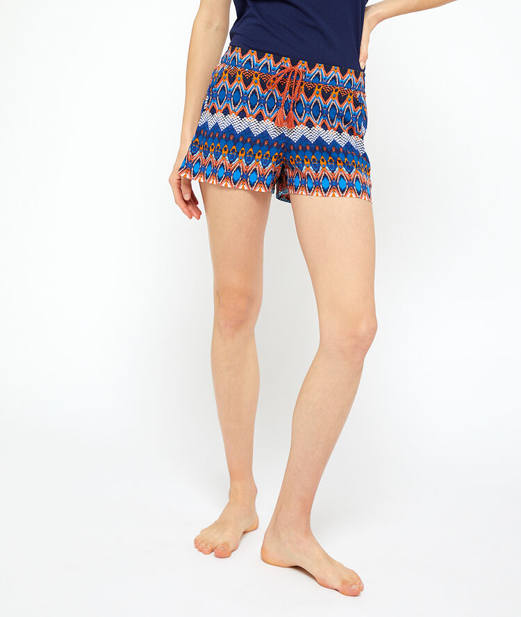 Pantalón corto estampado azul marino.