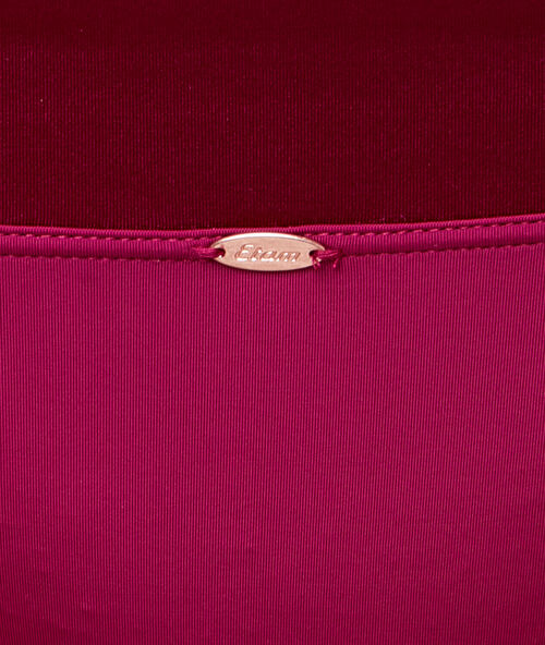 Culote de microfibra granate.