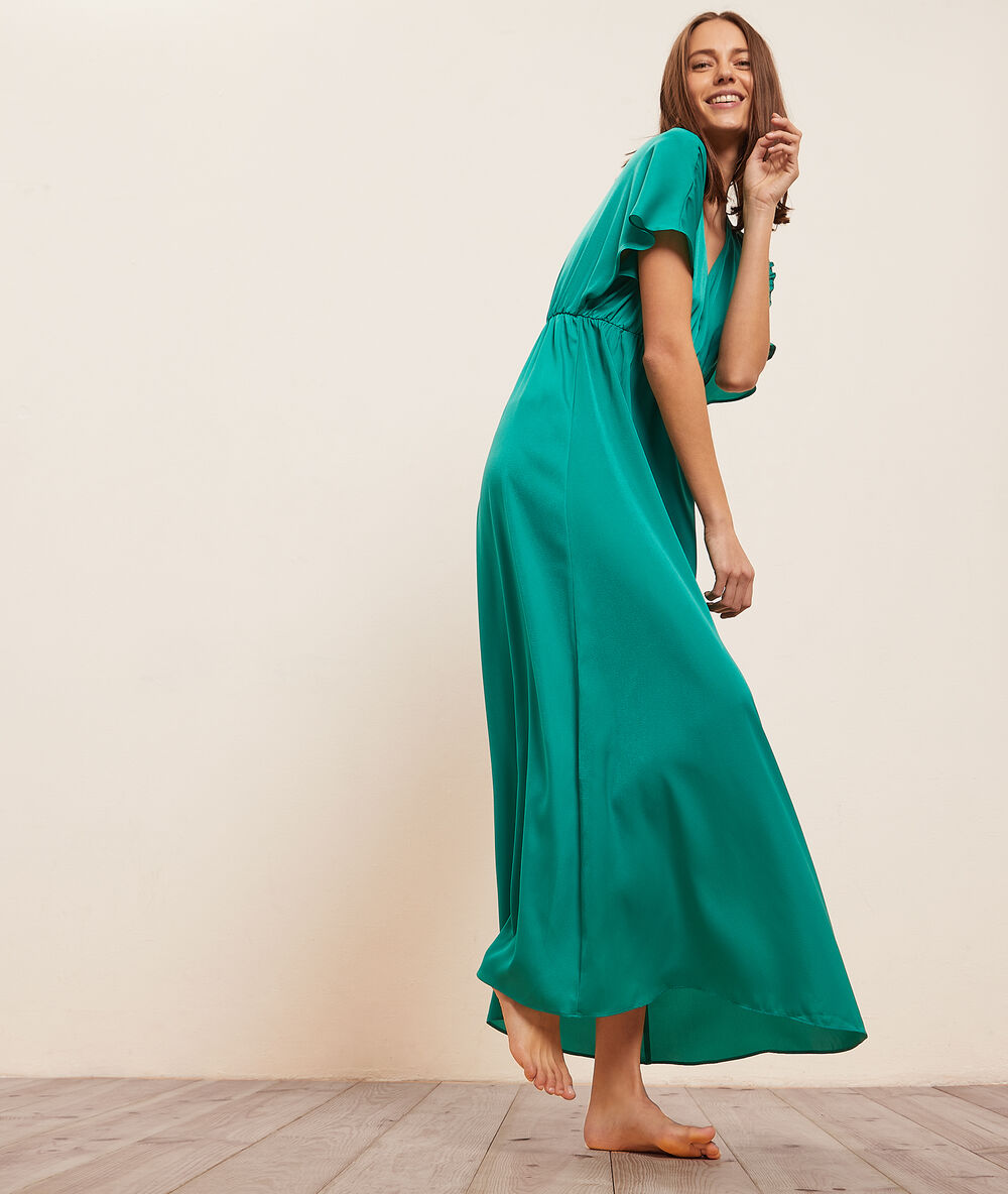 Camisón largo verde.