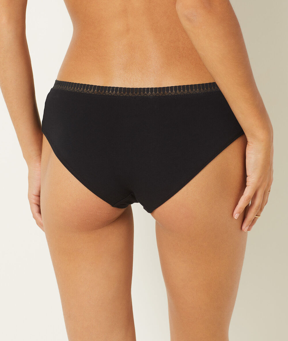 Culote de algodón negro.