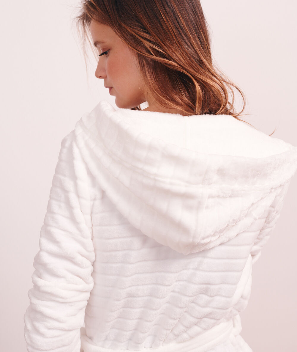 Déshabillé à capuche homewear ecru.