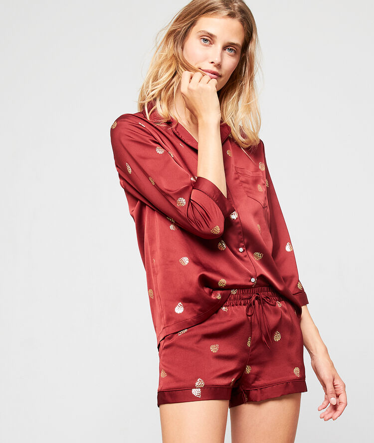Camisa pijama de satén estampado hojas terracota.