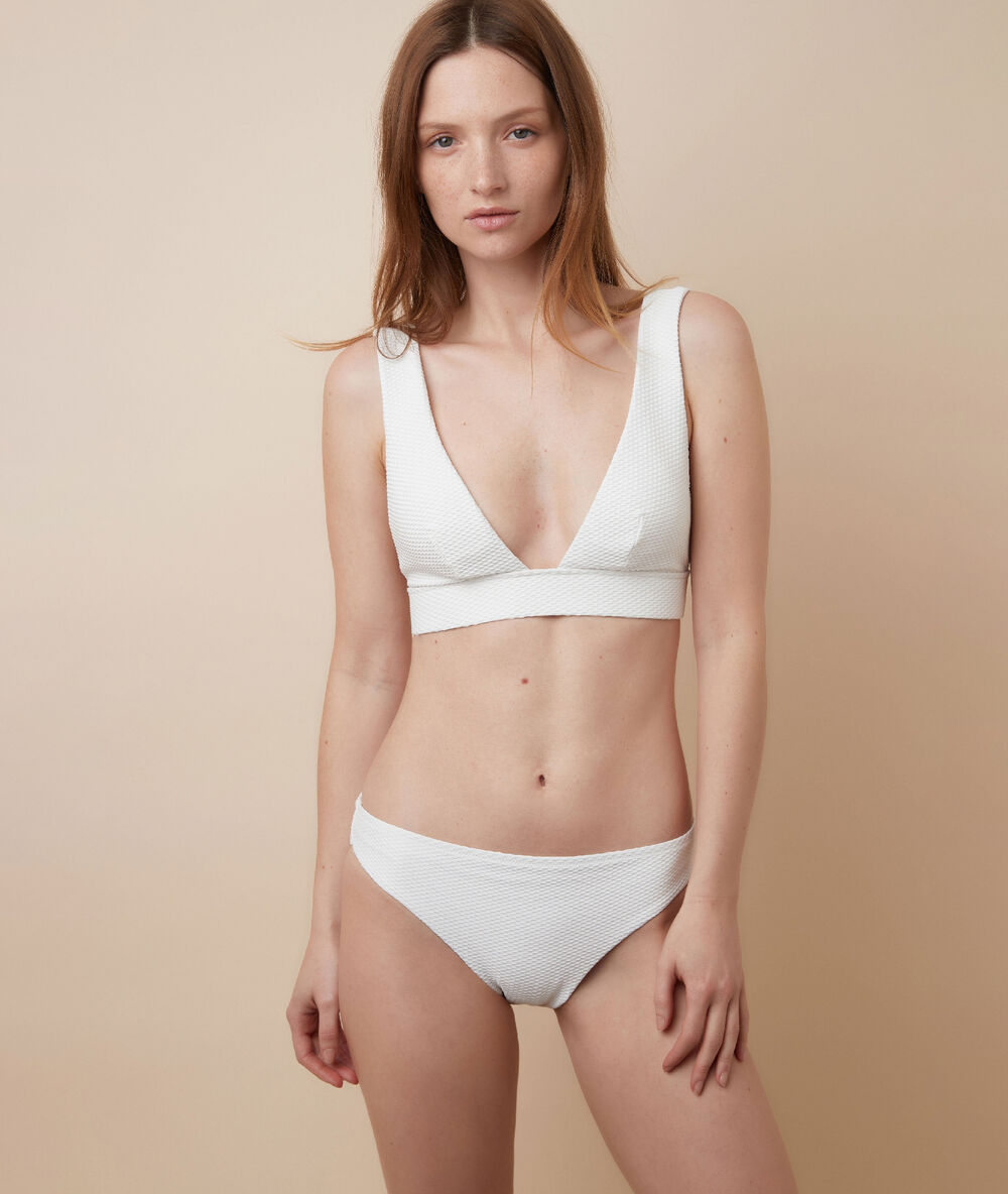 Sujetador bikini triángulo, copas extraíbles blanco.