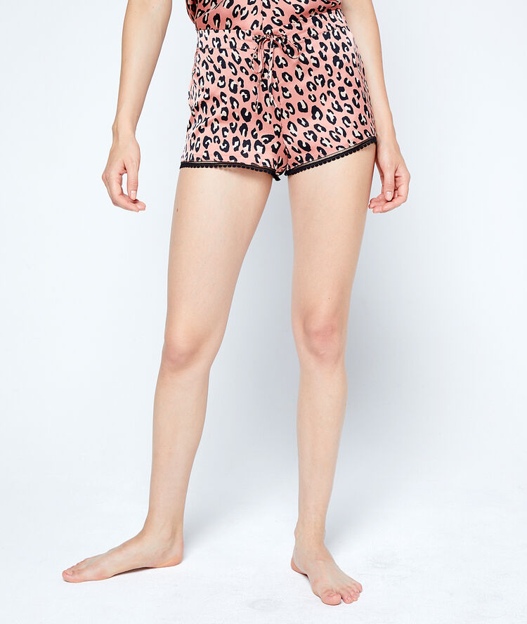 Pantalón corto de satén estampado leopardo rosa.