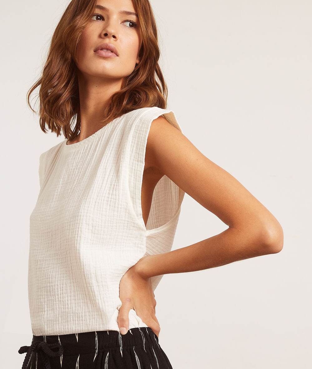 Camiseta suave relieve crudo.