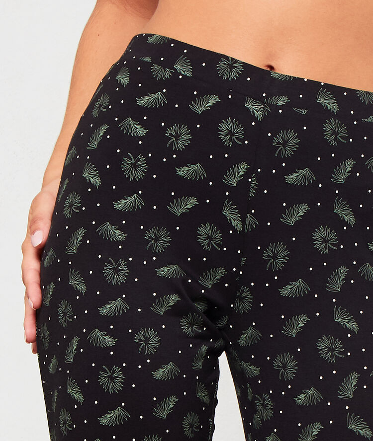 Pantalón estampado negro.
