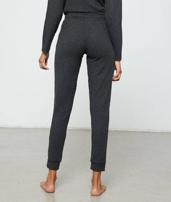 Pantalón homewear ajustado Pantalón homewear ajustado