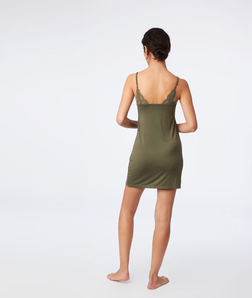 Camisón escotado motivos de encaje Camisón escotado motivos de encaje