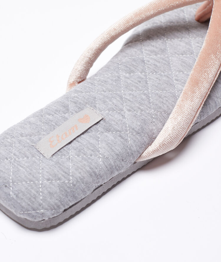 Zapatillas mullidas detalles terciopelo c.gris.