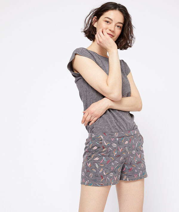 Pantalón corto estampado plumas Pantalón corto estampado plumas