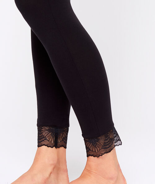 Leggings de viscosa y encaje negro.