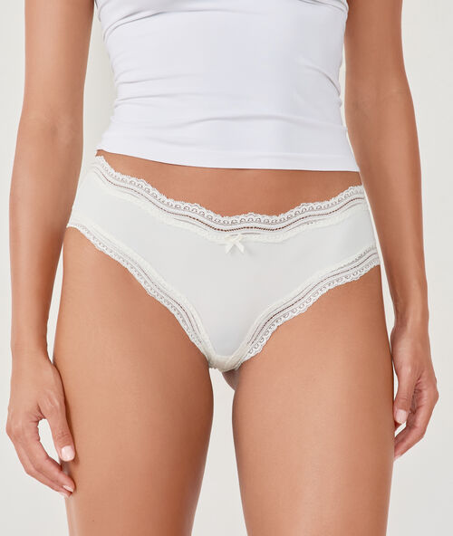 Culote de microfibra y encaje blanco.