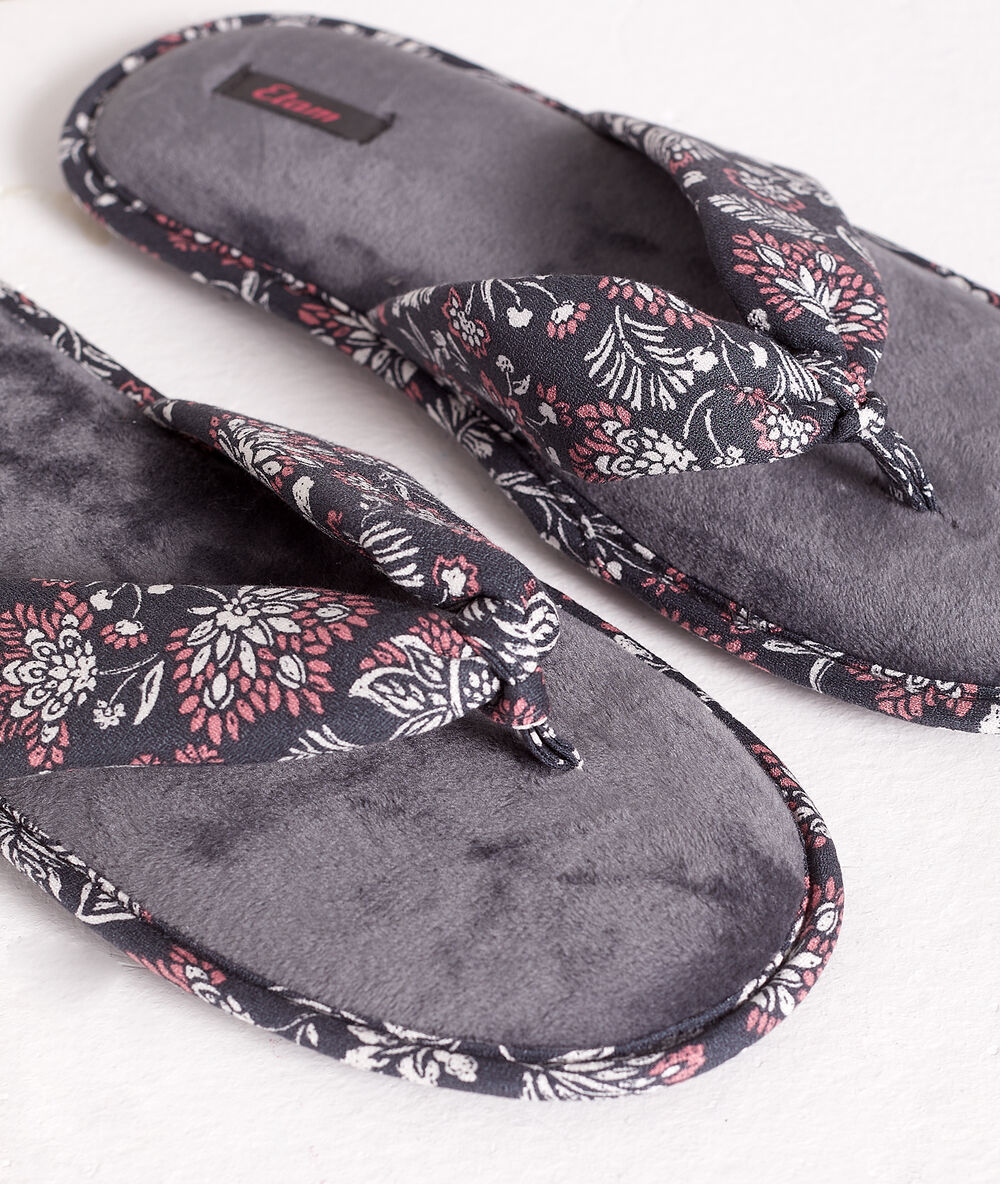 Zapatillas tipo chancla c.gris.