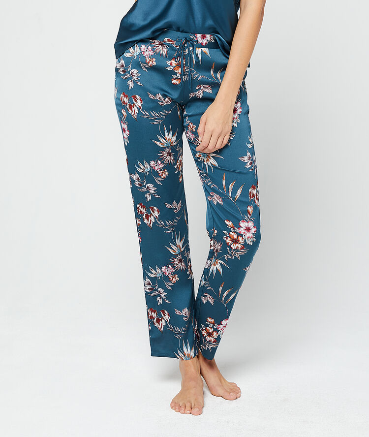 Pijama 3 piezas de satén y encaje azul.