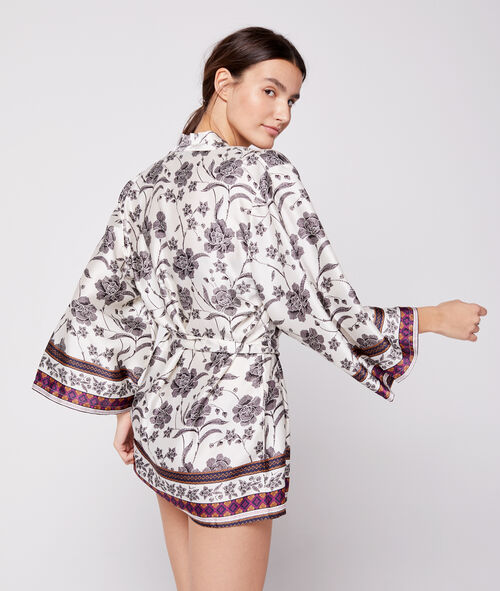 Bata tipo kimono estampado floral Bata tipo kimono estampado floral