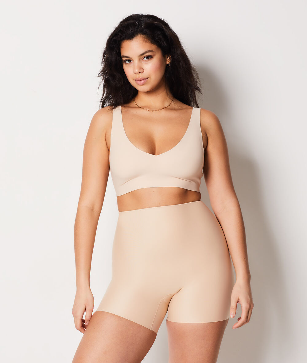 Malla corta. sujeción fuerte c.beige.
