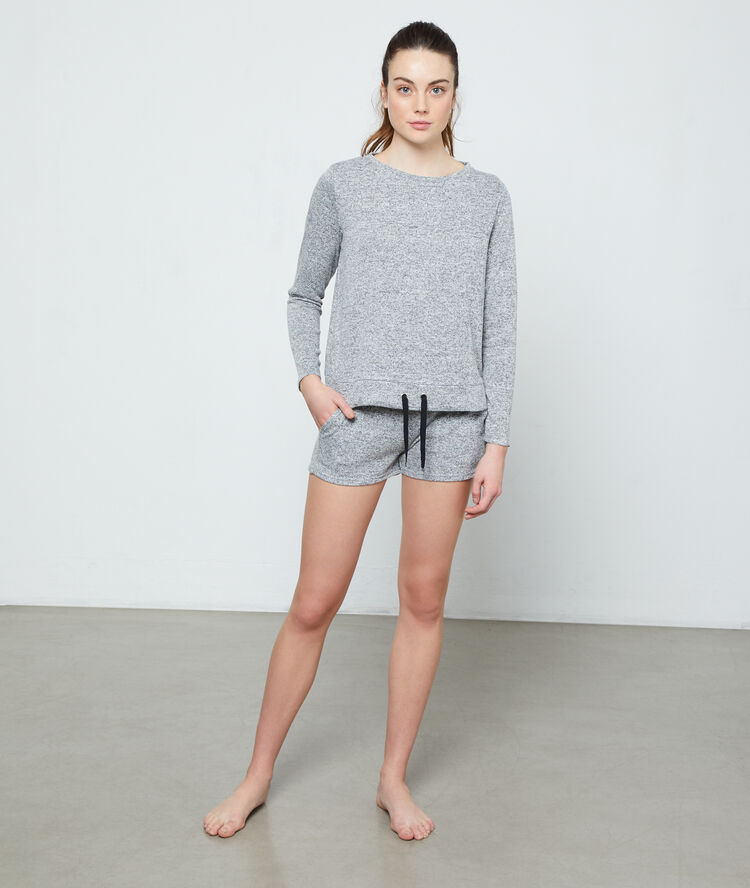 Short gris.