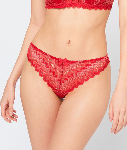 Tanga de encaje gráfico rojo teja.