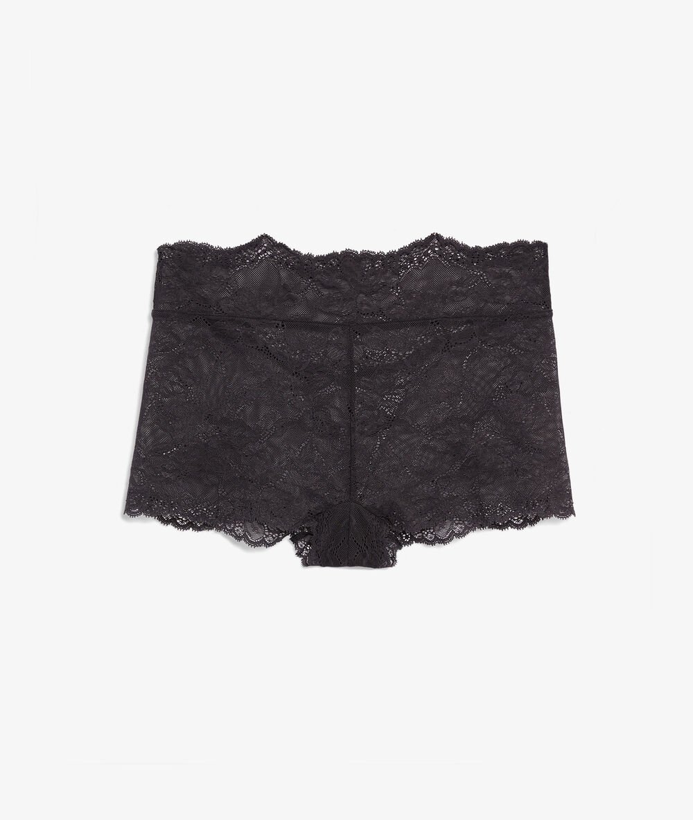 Culote tipo pantalón corto encaje negro.