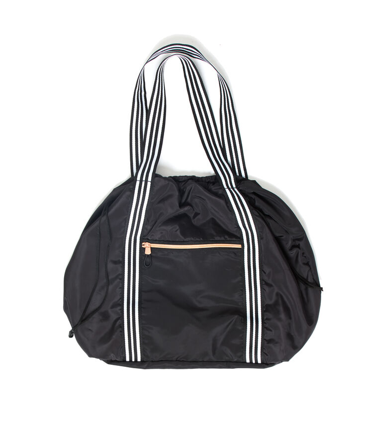 Bolsa de deporte con grandes asas negro.
