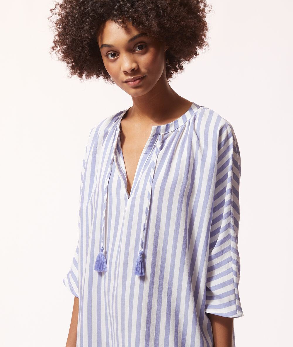Camisón corto, estampado de rayas azul.