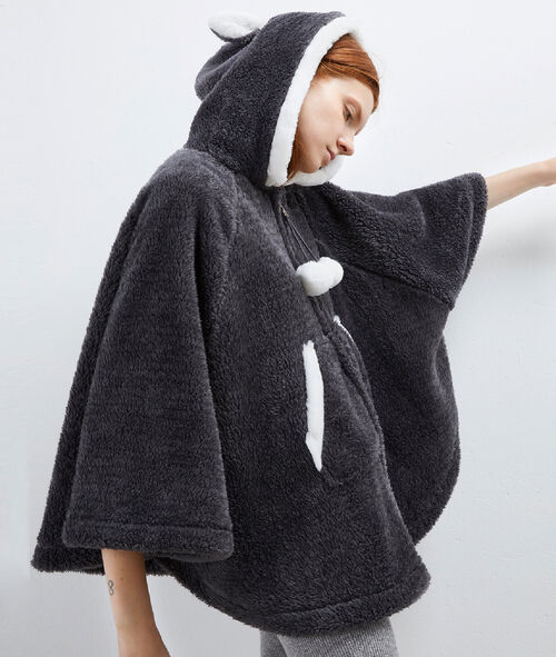 Poncho con capucha tejido peluche Poncho con capucha tejido peluche