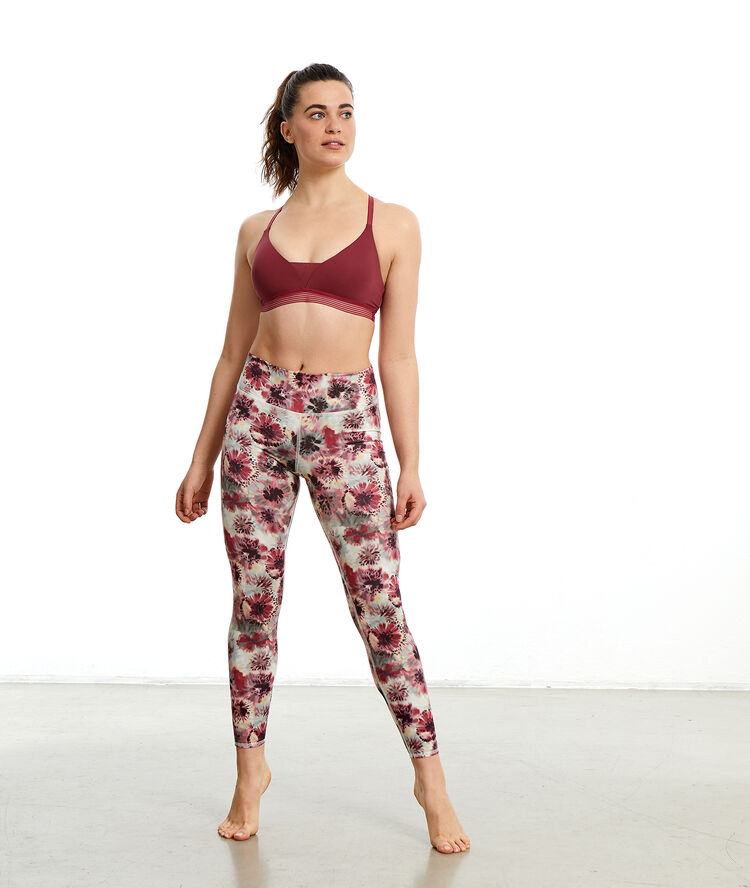 Top de yoga. sujeción media granate.