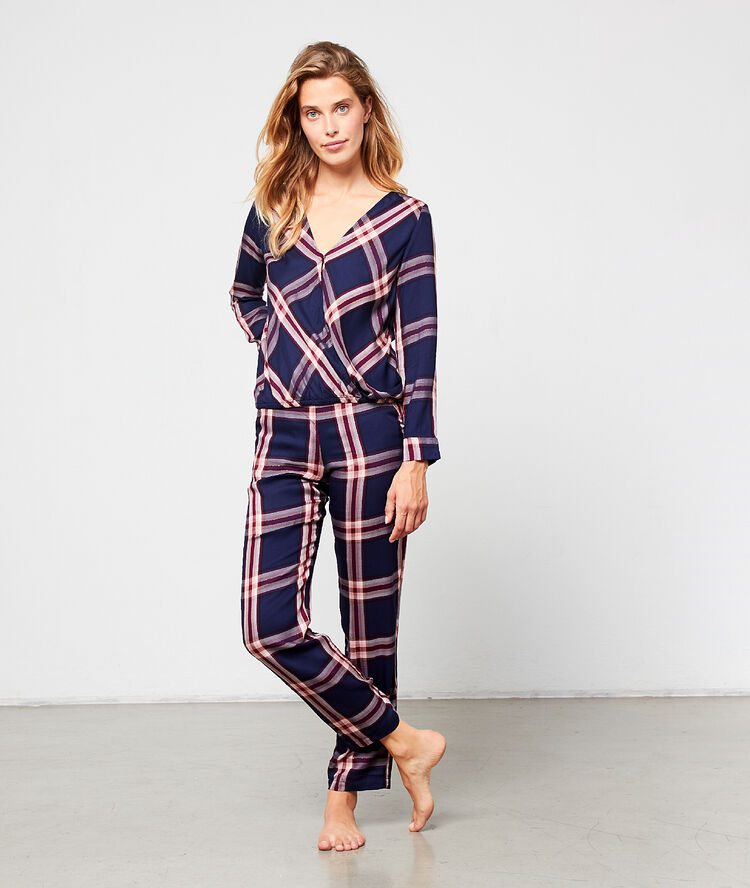 Pantalón estampado de cuadros azul.