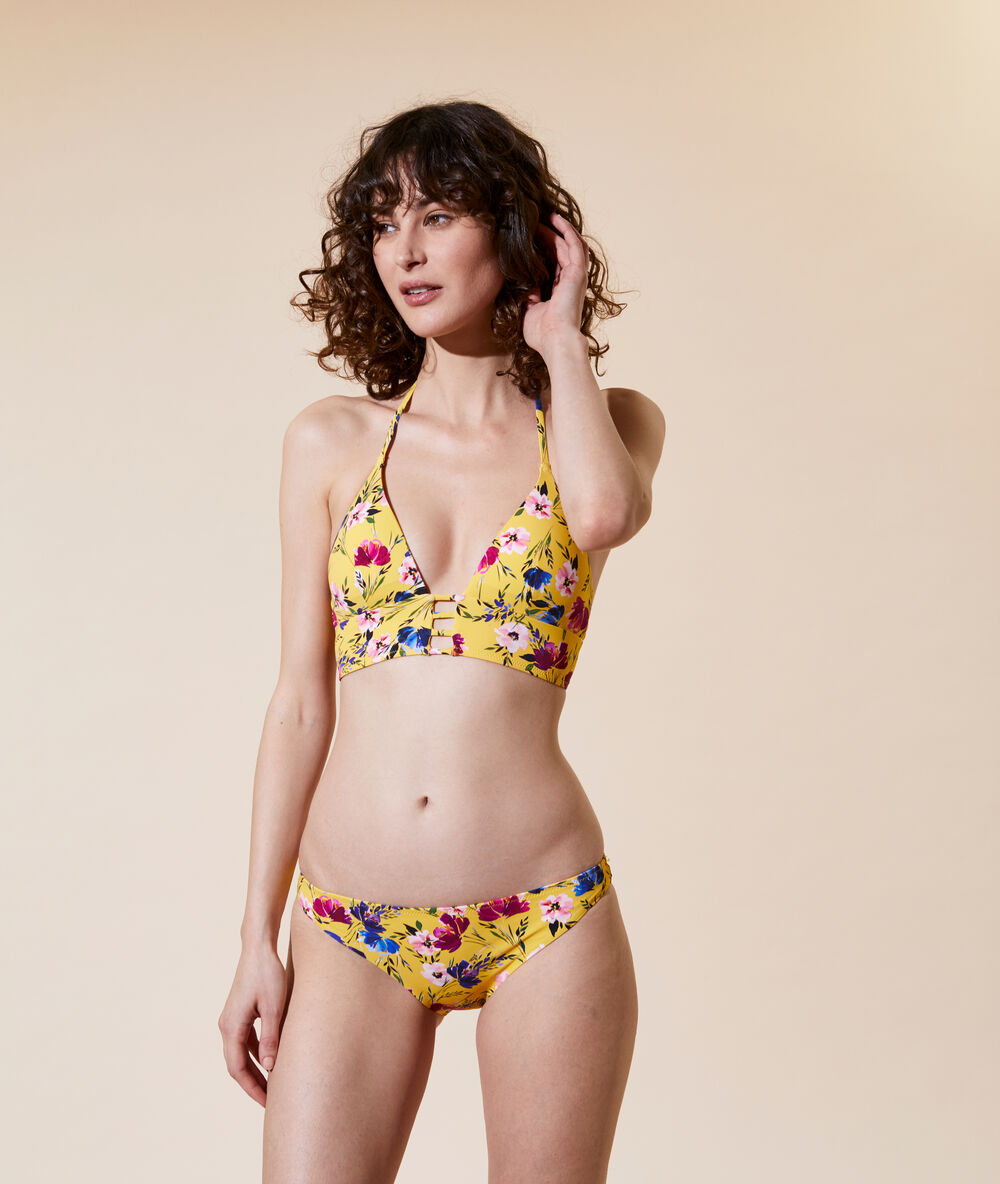 Sujetador bikini triángulo, estampado floral amarillo.