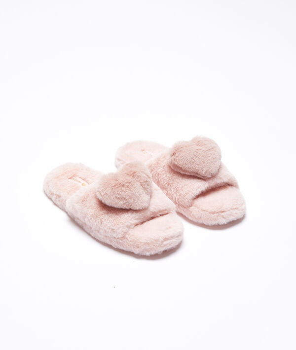 Zapatillas peluche con corazones Zapatillas peluche con corazones