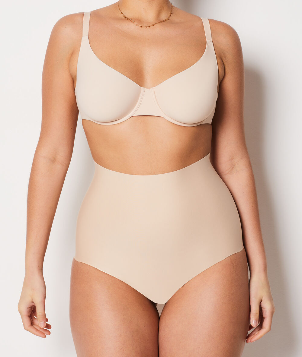 Braguita talle alto, sujeción fuerte c.beige.