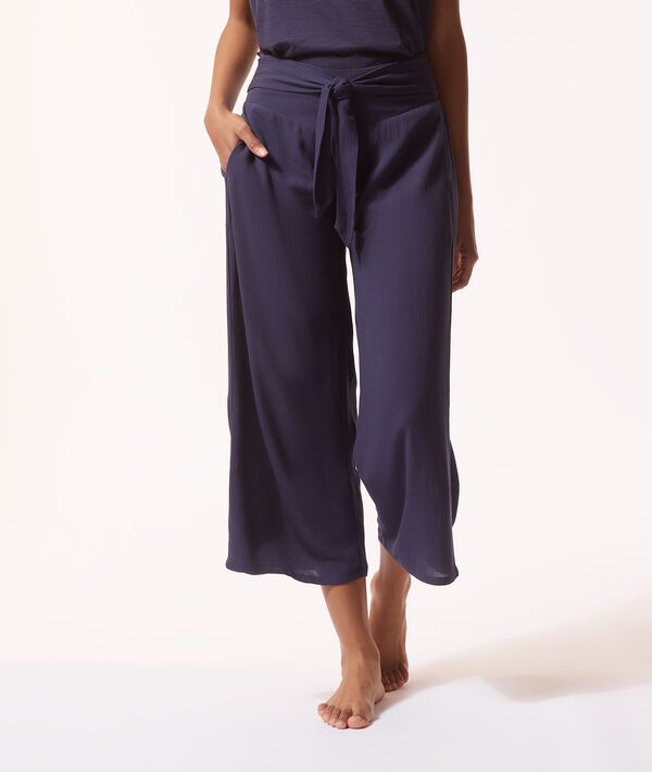 Pantalón 7/8 con lazada Pantalón 7/8 con lazada;${refinementColor}