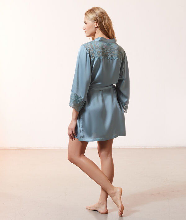 Kimono de satén con motivos de encaje Kimono de satén con motivos de encaje;${refinementColor}