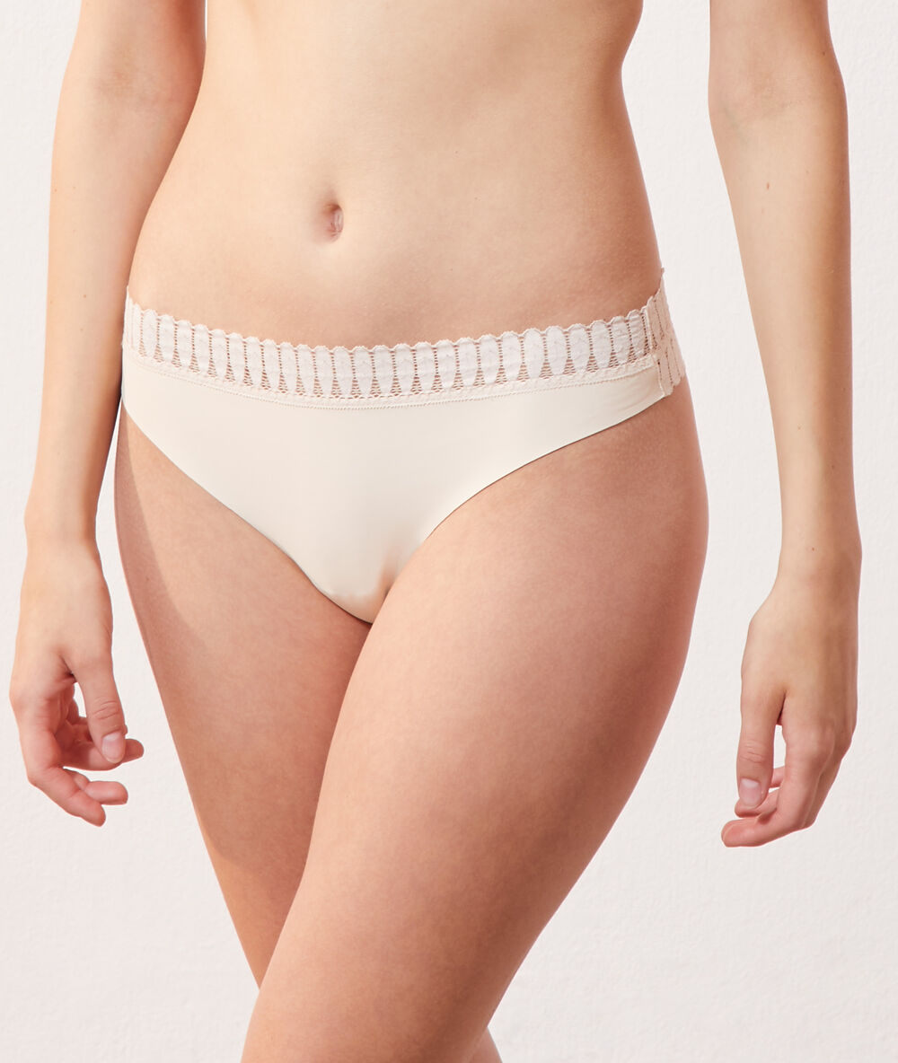 Tanga avec dentelle blush.