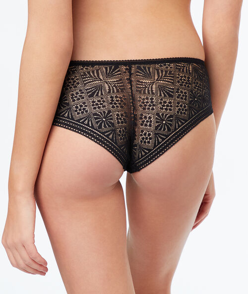 Culote de encaje negro.
