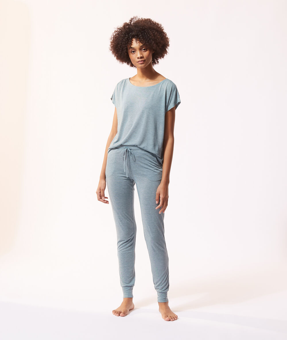 Pantalón pijama corto turquesa.