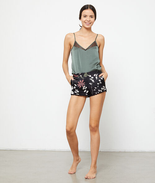Pantalón corto de satén estampado floral negro.
