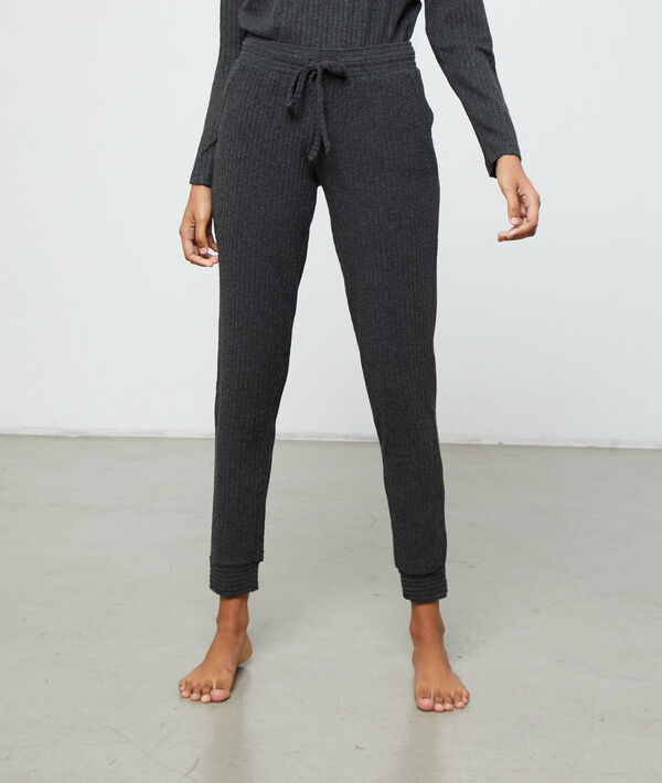 Pantalón homewear ajustado Pantalón homewear ajustado
