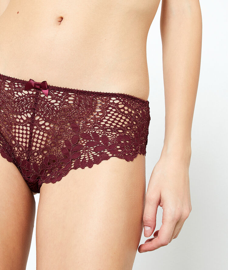Shorty en dentelle prune.
