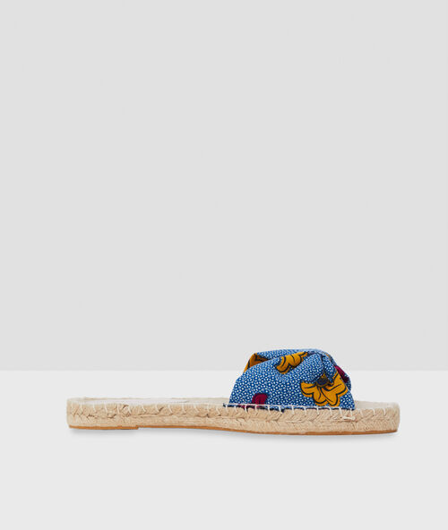 Alpargatas con lazo estampadas multicolore.