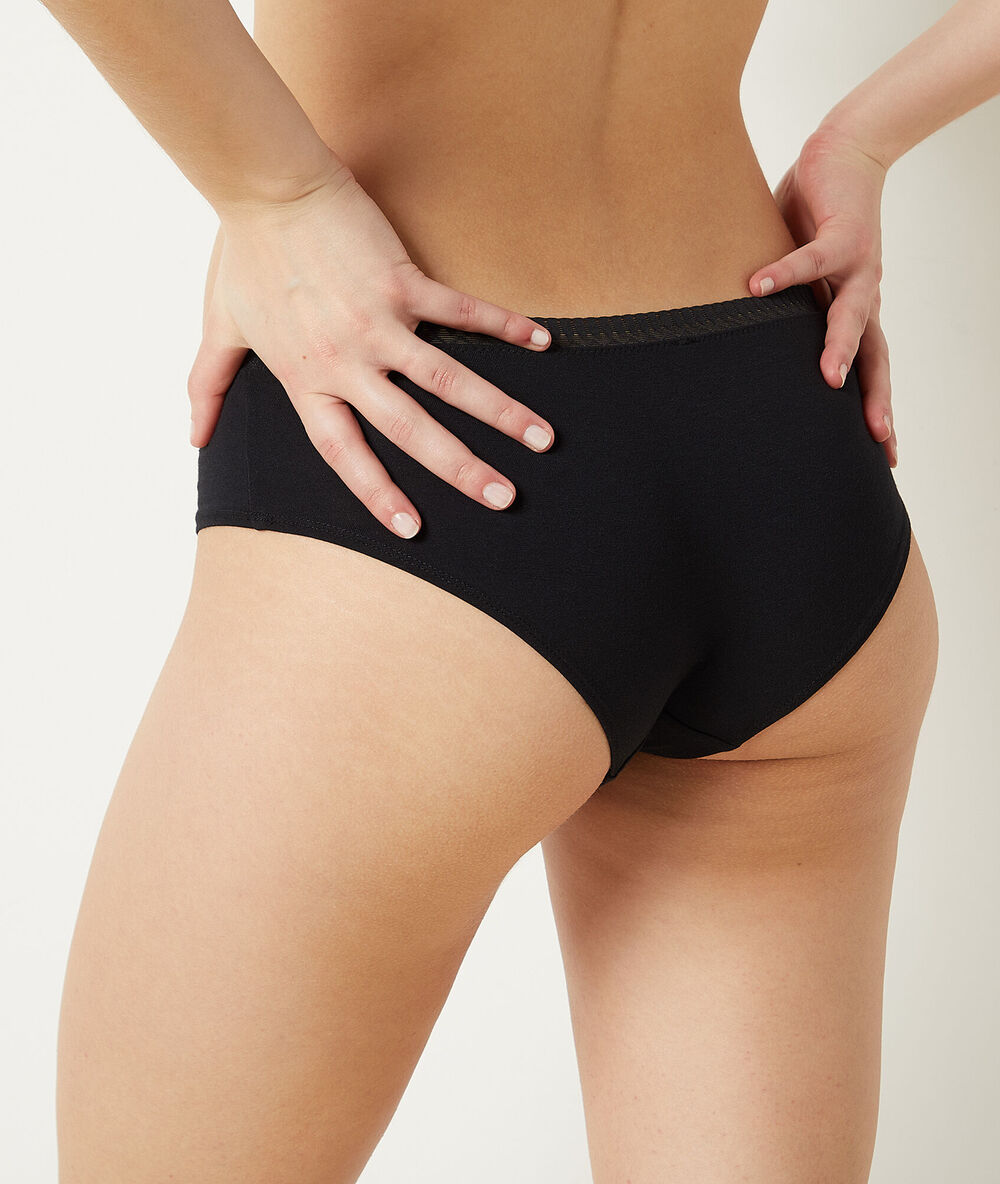 Culote de algodón negro.