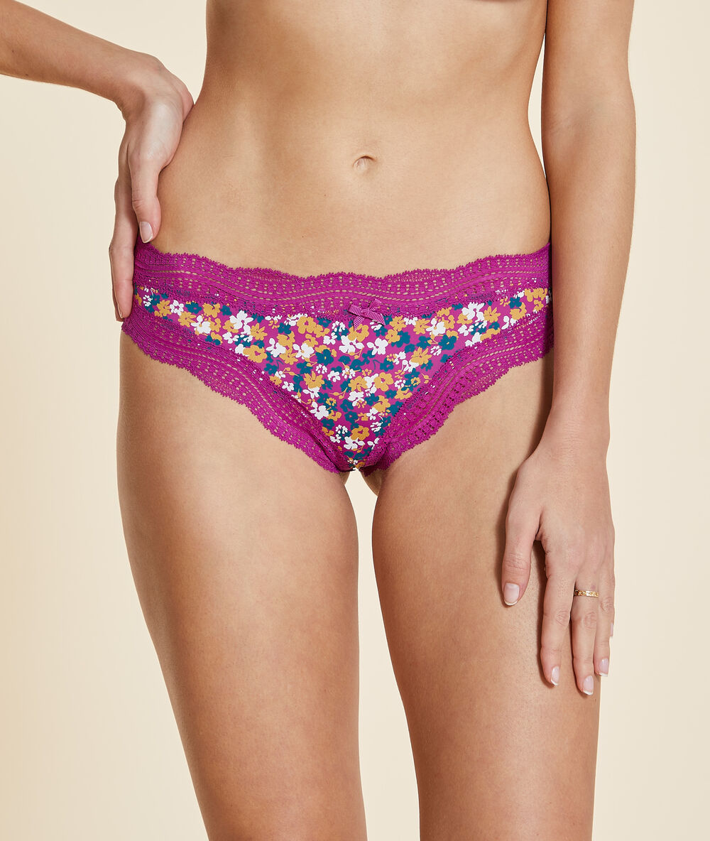 Tanga estampado de microfibra y encaje fucsia.