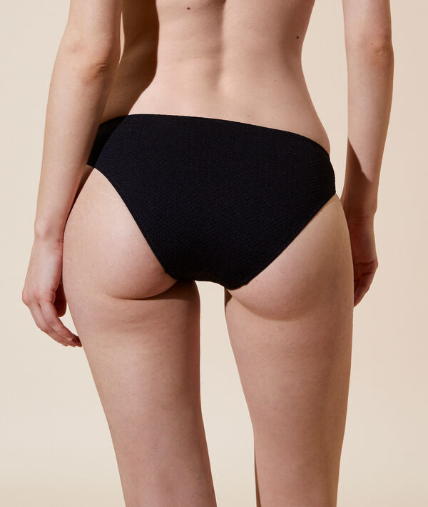 Braguita bikini lisa, hebillas decorativas Braguita bikini lisa, hebillas decorativas;${refinementColor}