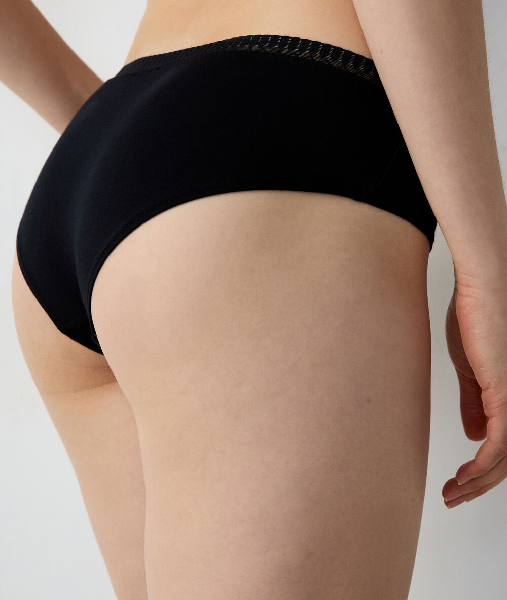 Culote de algodón negro.