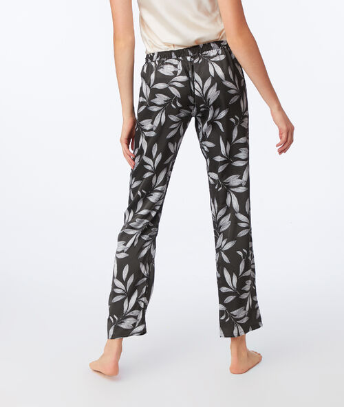 Pijama 3 piezas estampado hojas caqui.