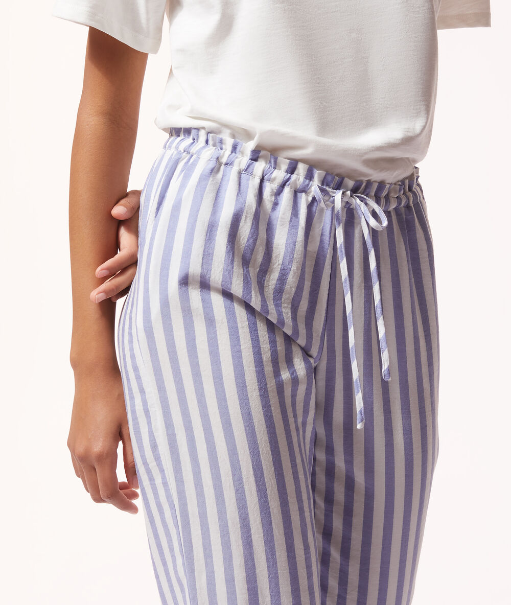 Pantalón pijama estampado de rayas azul.