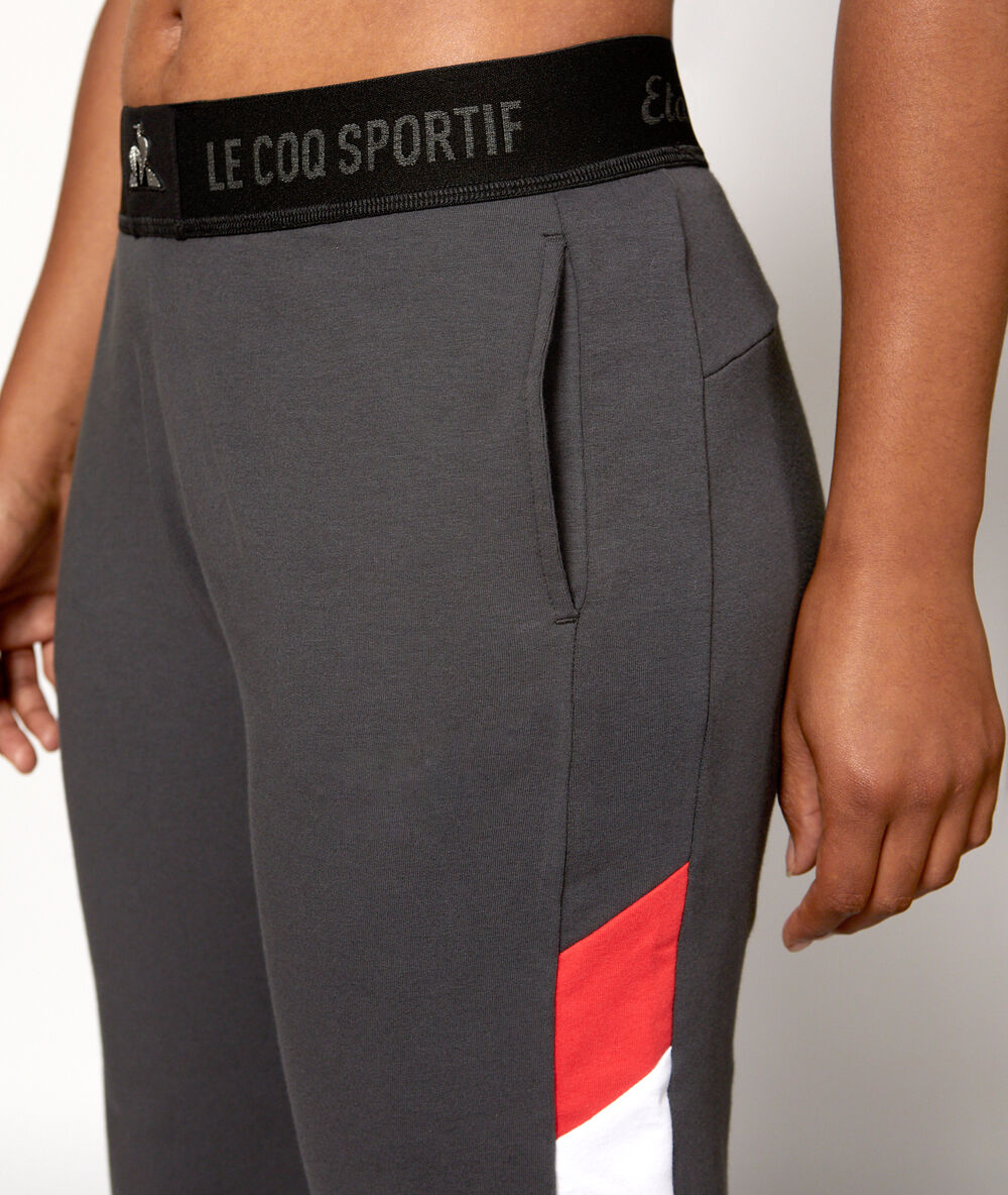 Pantalón deportivo antracita.